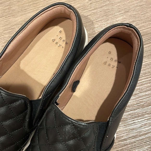 A New Day slip on Reese Sneakers - Picture 2 of 7